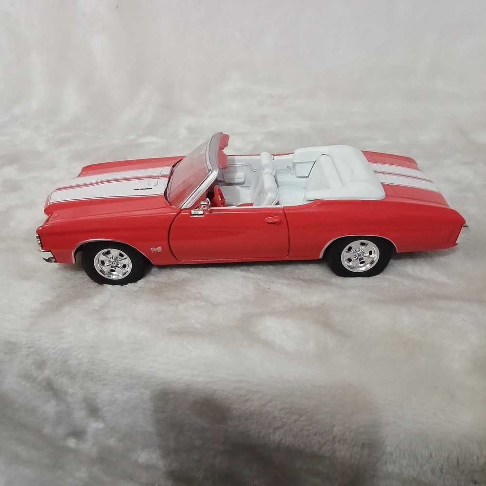 Welly 1971 Chevrolet Chevelle SS 454 Convertible Red Die-Cast Model Car 1:24